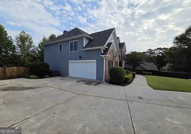 Photo 4 of Single family home for sale at 2109 Walnut Crk Trl NW, Kennesaw, GA 30152 | MLS# 10851751 | Listing updated on 2026-10-07