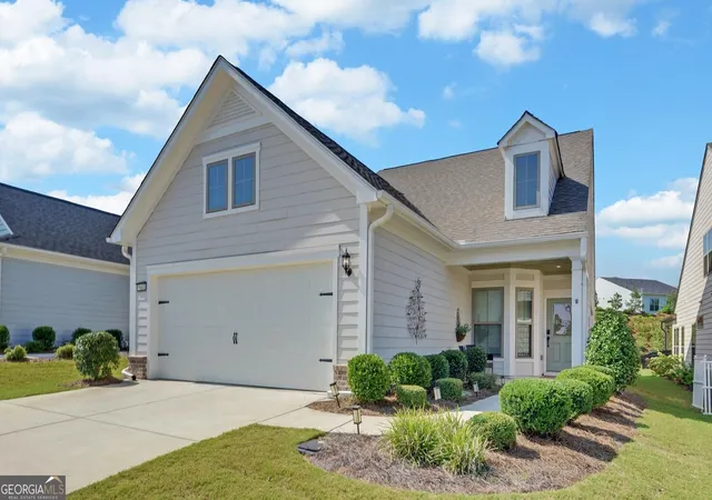 Photo 2 of Single family home for sale at 5663 Villa Crst Dr, Hoschton, GA 30548 | MLS# 10841154 | Listing updated on 2026-09-08