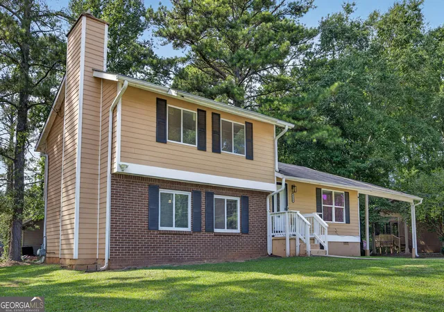 Photo 2 of Single family home for sale at 9256 Raven Dr, Jonesboro, GA 30238 | MLS# 10838988 | Listing updated on 2026-09-17