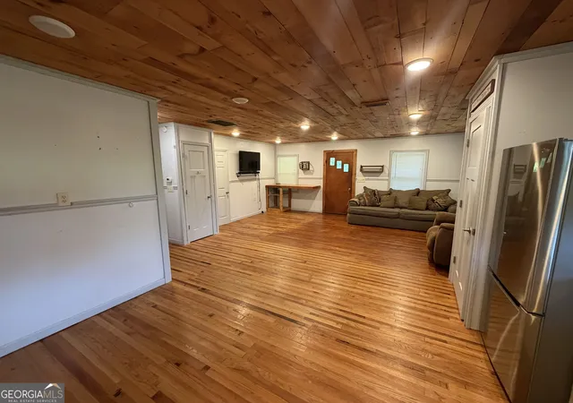 Photo 4 of House for sale at 525 Amys Crk 3 Ac Rd, Clarkesville, GA 30523 | MLS# 10853261 | Listing updated on 2026-10-09