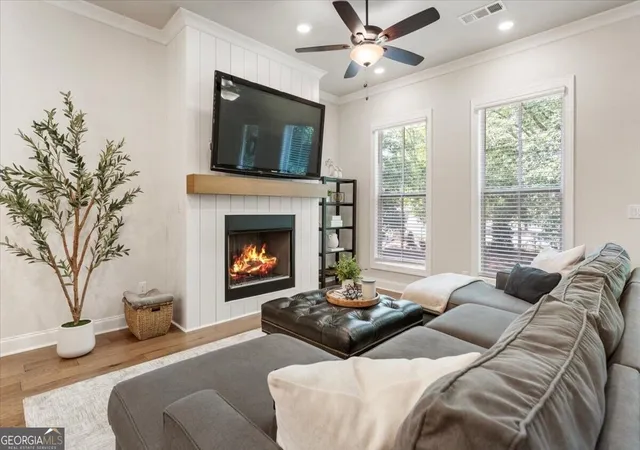 Photo 3 of Townhouse for sale at 124 Everley Walk, Alpharetta, GA 30009 | MLS# 10837989 | Listing updated on 2026-09-16