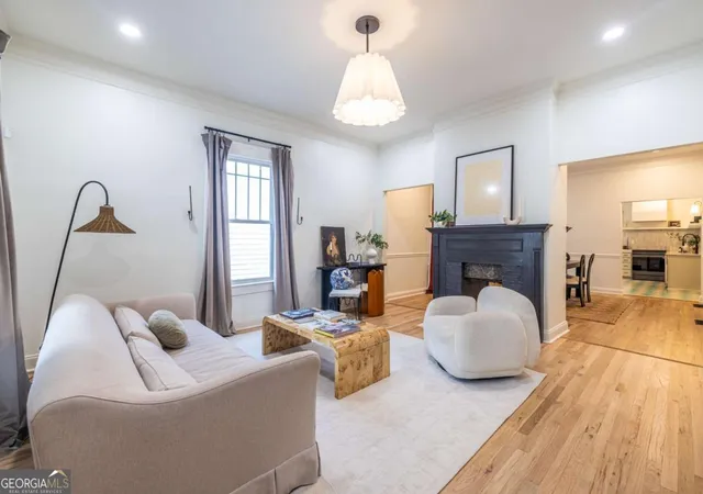 Photo 3 of Single family home for sale at 908 Oakhill Ave SW, Atlanta, GA 30310 | MLS# 10842307 | Listing updated on 2026-09-09