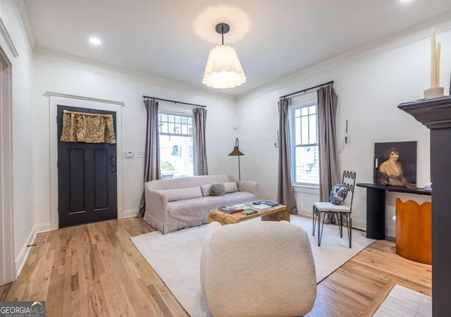 Photo 4 of Single family home for sale at 908 Oakhill Ave SW, Atlanta, GA 30310 | MLS# 10842307 | Listing updated on 2026-09-09