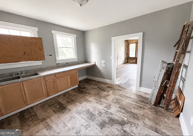 Photo 4 of Single family home for sale at 1307 E 42nd Street, Savannah, GA 31404 | MLS# 10786467 | Listing updated on 2026-10-12
