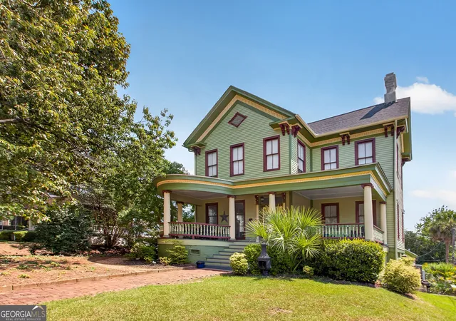Photo 1 of Single family home for sale at 676 College St, Macon, GA 31201 | MLS# 10841967 | Listing updated on 2026-09-09