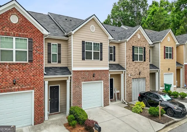 Photo 3 of Townhouse for sale at 6907 Rogers Point, Lithonia, GA 30058 | MLS# 10847686 | Listing updated on 2026-09-17