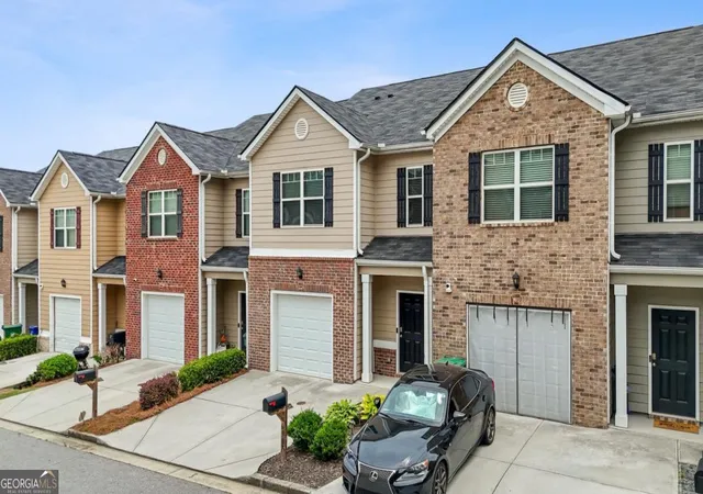 Photo 4 of Townhouse for sale at 6907 Rogers Point, Lithonia, GA 30058 | MLS# 10847686 | Listing updated on 2026-09-17