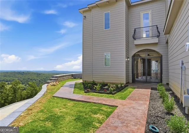 Photo 4 of Single family home for sale at 511 Orchard Hl Dr, Clarkesville, GA 30523 | MLS# 10839332 | Listing updated on 2026-09-17
