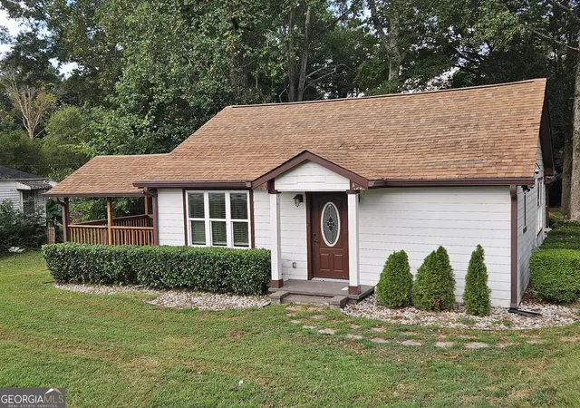 Photo 2 of Single family home for sale at 104 108 W May St, Winder, GA 30680 | MLS# 10850557 | Listing updated on 2026-10-05