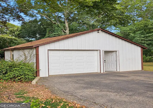 Photo 3 of Single family home for sale at 104-108 W May St, Winder, GA 30680 | MLS# 10850557 | Listing updated on 2026-10-05
