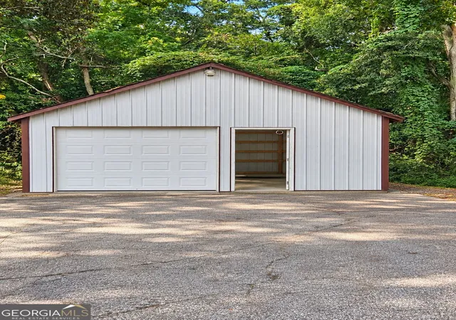Photo 4 of Single family home for sale at 104-108 W May St, Winder, GA 30680 | MLS# 10850557 | Listing updated on 2026-10-05