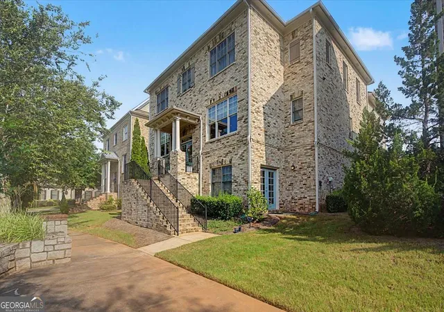 Photo 3 of Single family home for sale at 1067 Merrivale Chase, Roswell, GA 30075 | MLS# 10817277 | Listing updated on 2026-09-21