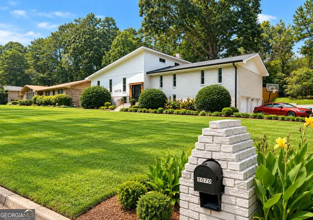 Photo 1 of Single family home for sale at 5070 Sw Kerry Dr, Atlanta, GA 30331 | MLS# 10851795 | Listing updated on 2026-10-02