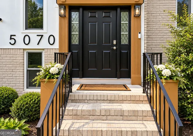 Photo 4 of Single family home for sale at 5070 SW Kerry Dr, Atlanta, GA 30331 | MLS# 10851795 | Listing updated on 2026-10-02