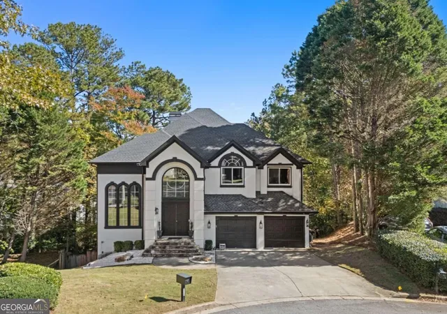 Photo 1 of Single family home for sale at 820 Glen Royal Dr, Roswell, GA 30076 | MLS# 10846324 | Listing updated on 2026-10-01