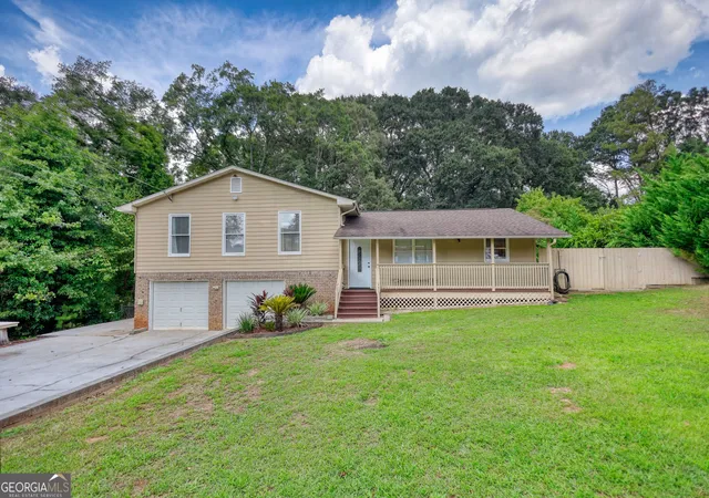 Photo 1 of Single family home for sale at 1042 Duke Dr Se, Conyers, GA 30013 | MLS# 10846225 | Listing updated on 2026-09-28