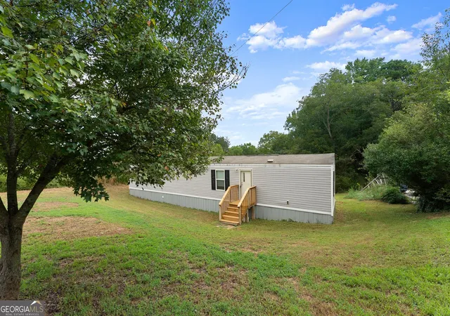 Photo 3 of Manufactured home for sale at 735 Holiness Campground Rd, Cleveland, GA 30528 | MLS# 10848834 | Listing updated on 2026-10-09