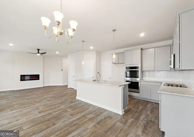 Photo 4 of Sale Pending at 195 Crabapple Rd, Mcdonough, GA 30253 | MLS# 10849678 | Listing updated on 2026-09-20