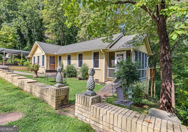 Photo 2 of Single family home for sale at 98 Pickett Hl St, Clayton, GA 30525 | MLS# 10848707 | Listing updated on 2026-10-02
