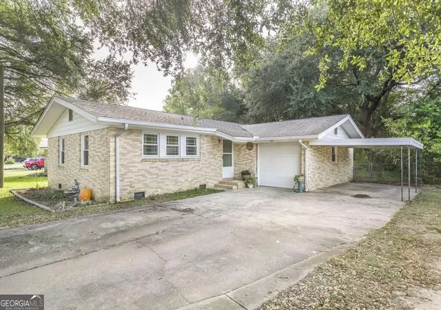 Photo 4 of Single family home for sale at 331 Mary Ln, Warner Robins, GA 31088 | MLS# 10880428 | Listing updated on 2026-10-29