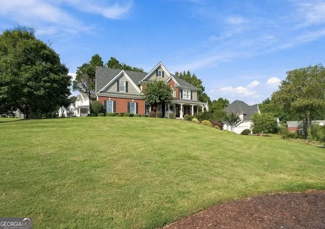 Photo 3 of Single family home for sale at 4910 Montclair Trl, Cumming, GA 30040 | MLS# 10849904 | Listing updated on 2026-10-05