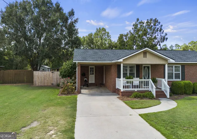 Photo 3 of Single family home for sale at 143 Old Swainsboro Rd, Twin City, GA 30471 | MLS# 10843116 | Listing updated on 2026-09-10