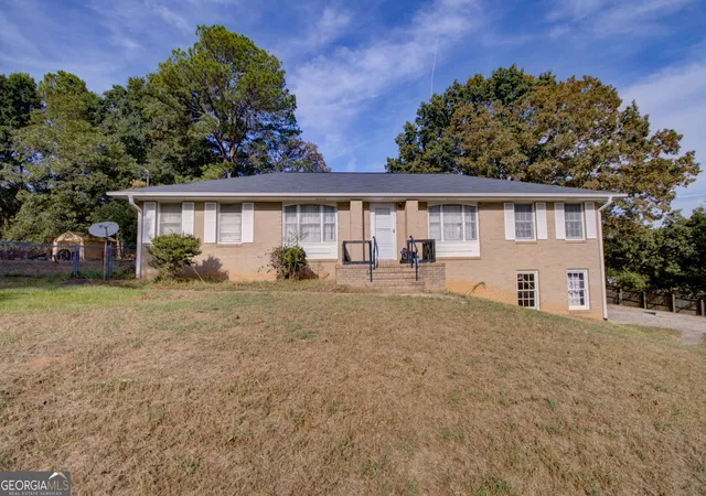 Single family home for sale at 202 E Wright St, Winder, GA 30680 | MLS# 10851944