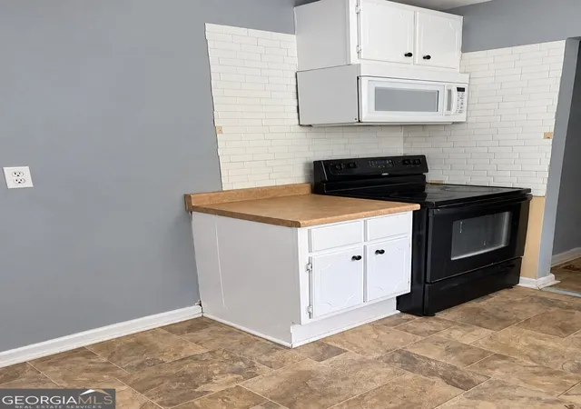 Photo 3 of Single family home for sale at 1347 Jackson St, Macon, GA 31201 | MLS# 10844105 | Listing updated on 2026-09-11