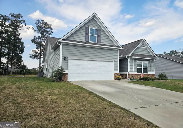 Photo 3 of Single family home for sale at 17 Rambling Oaks Dr Ne, Rome, GA 30165 | MLS# 10851629 | Listing updated on 2026-10-07