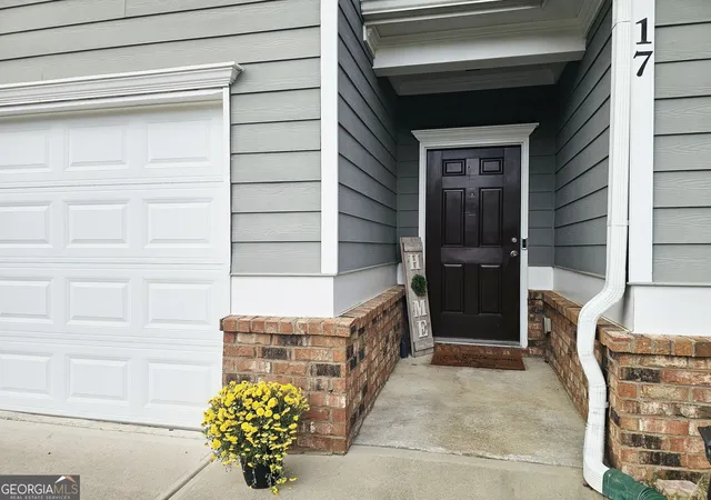 Photo 3 of Single family home for sale at 17 Rambling Oaks Dr NE, Rome, GA 30165 | MLS# 10851629 | Listing updated on 2026-10-07