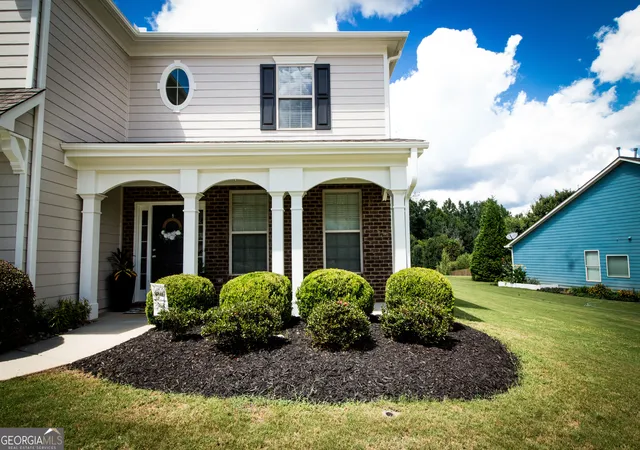 Photo 3 of Single family home for sale at 100 Inverness Ave, Newnan, GA 30263 | MLS# 10833056 | Listing updated on 2026-09-15