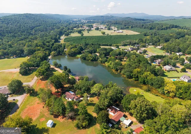 Photo 2 of Single family home for sale at 8 Perry Farm Rd Sw, Cave Spring, GA 30124 | MLS# 10838023 | Listing updated on 2026-09-16