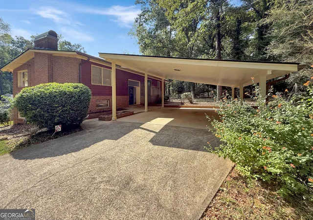 Single family home for sale at 625 Forest Rd, Athens, GA 30605 | MLS# 10851271