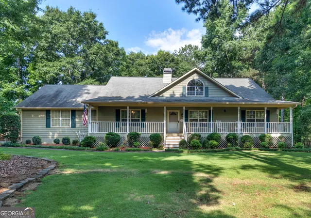 Photo 1 of Sale Pending at 207 Williamsburg Cir, Mcdonough, GA 30253 | MLS# 10839858 | Listing updated on 2026-09-08