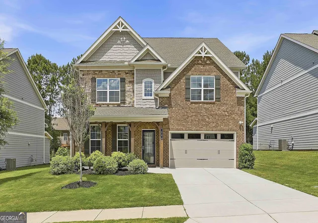 Photo 2 of Single family home for sale at 30 Braemore Ln, Newnan, GA 30263 | MLS# 10841562 | Listing updated on 2026-09-14
