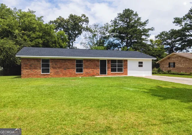 Photo 1 of Sale Pending at 19 Lindsey Dr Nw, Rome, GA 30165 | MLS# 10847899 | Listing updated on 2026-09-28