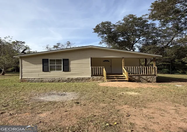 Photo 4 of Manufactured home for sale at 526 Lawrence Rd, Molena, GA 30258 | MLS# 10879544 | Listing updated on 2026-10-27