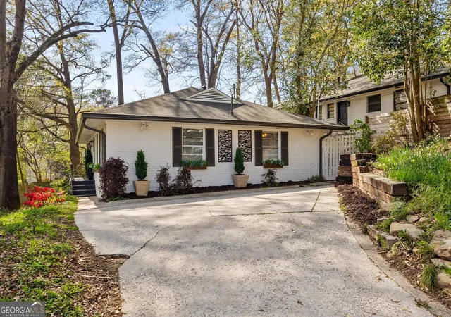 Photo 2 of Multi family home for sale at 2160 Lenox Rd Ne, Atlanta, GA 30324 | MLS# 10845085 | Listing updated on 2026-09-26