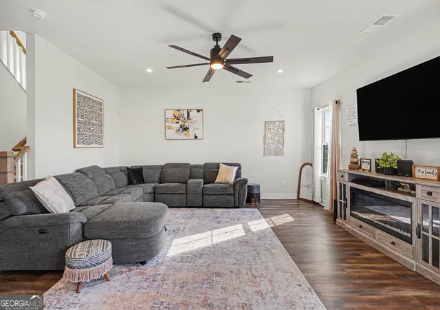 Photo 2 of Single family home for sale at 864 Maduro Way, Mcdonough, GA 30253 | MLS# 10844214 | Listing updated on 2026-10-08