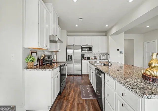 Photo 3 of Single family home for sale at 864 Maduro Way, Mcdonough, GA 30253 | MLS# 10844214 | Listing updated on 2026-10-08