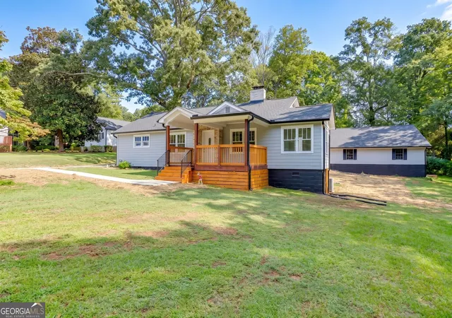 Photo 2 of Single family home for sale at 1057 Ferndale St, Stone Mountain, GA 30083 | MLS# 10853260 | Listing updated on 2026-09-25