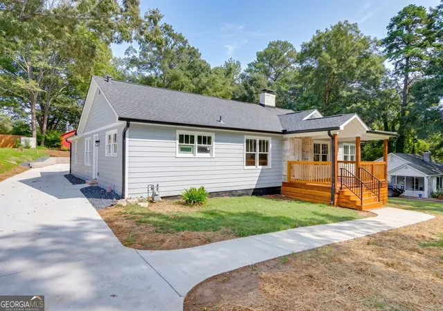 Photo 3 of Single family home for sale at 1057 Ferndale St, Stone Mountain, GA 30083 | MLS# 10853260 | Listing updated on 2026-09-25