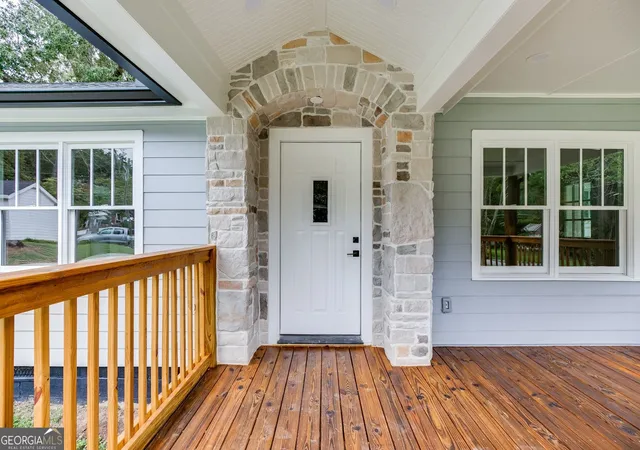 Photo 4 of Single family home for sale at 1057 Ferndale St, Stone Mountain, GA 30083 | MLS# 10853260 | Listing updated on 2026-09-25