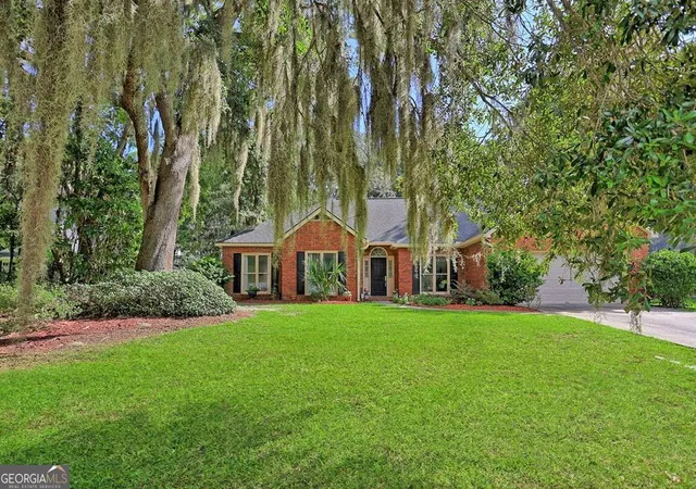 Photo 3 of Single family home for sale at 105 Farringdon Cir, Savannah, GA 31410 | MLS# 10840296 | Listing updated on 2026-09-20