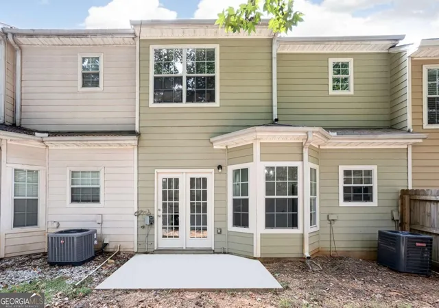 Photo 2 of Townhouse for sale at 2486 Laurel Cir Nw, Atlanta, GA 30311 | MLS# 10844718 | Listing updated on 2026-09-14