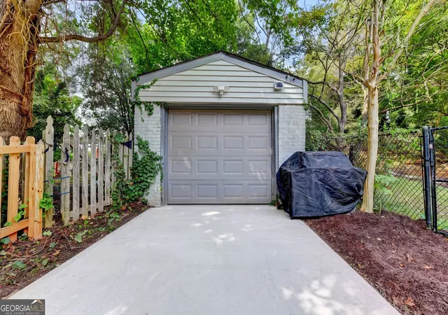 Photo 3 of Single family home for sale at 2587 N Clark Dr, East Point, GA 30344 | MLS# 10852522 | Listing updated on 2026-09-24