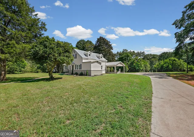 Photo 2 of Single family home for sale at 1104 E Mcintosh Rd, Griffin, GA 30223 | MLS# 10844119 | Listing updated on 2026-09-11