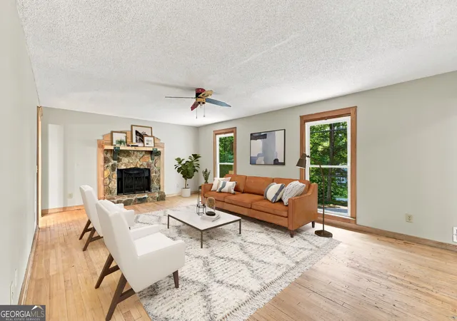 Photo 3 of Single family home for sale at 1513 Sandpiper Dr, Woodstock, GA 30189 | MLS# 10839347 | Listing updated on 2026-09-20