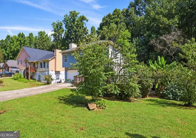 Photo 2 of Single family home for sale at 4945 Bent Crk Ct, Buford, GA 30518 | MLS# 10852695 | Listing updated on 2026-10-08