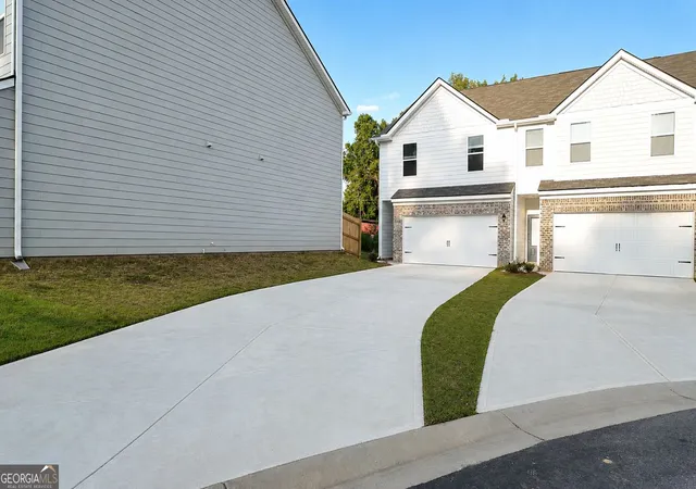 Photo 2 of Single family home for sale at 5428 Biltmore Dr, Atlanta, GA 30349 | MLS# 10838868 | Listing updated on 2026-09-20